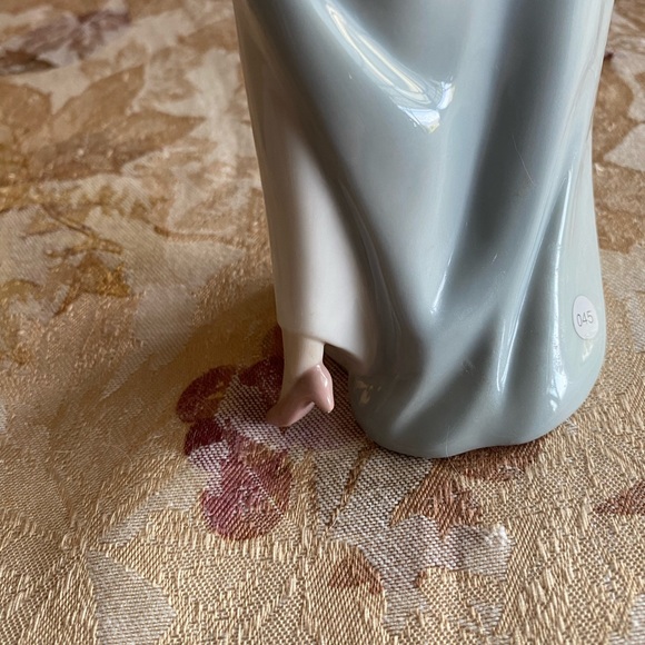 RETIRED 1998 ‘THE FLIRT LLADRO’ PORCELAIN FIGURINE- Item#01005789 - Picture 6 of 14